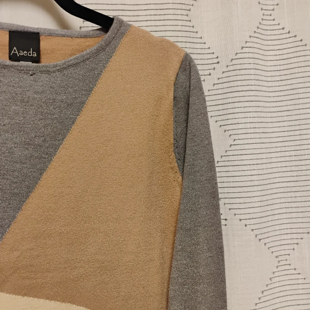 Aaeda Geometric Colorblock Sweater Women's Size Small Rayon Blend